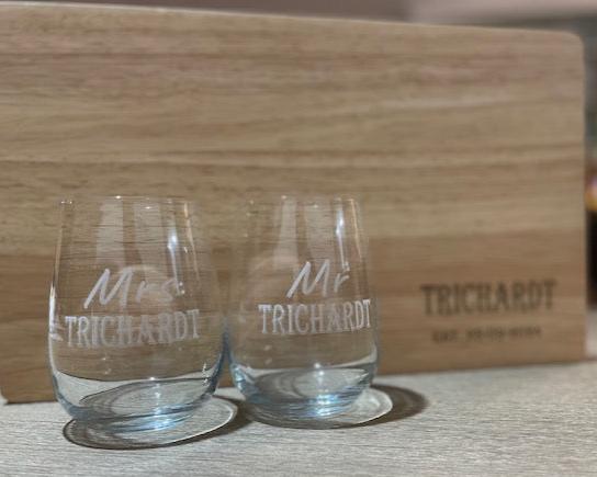 Wine Glass Set - Mr & Mrs